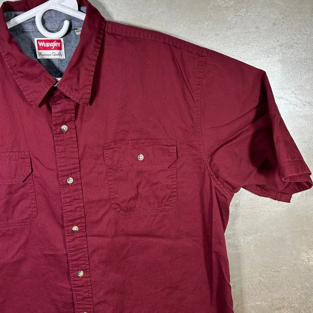 Wrangler Premium Quality Button Down Shirt Men's XL Short Sleeve‎ Burgundy